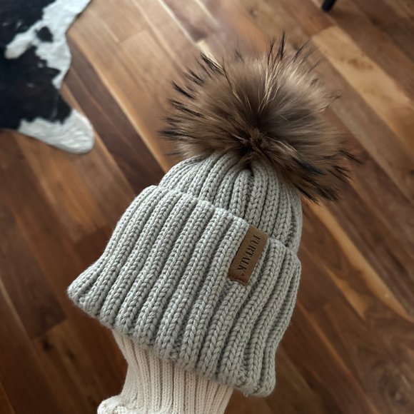 Fur Beanie/ Touque - Picture 1 of 3